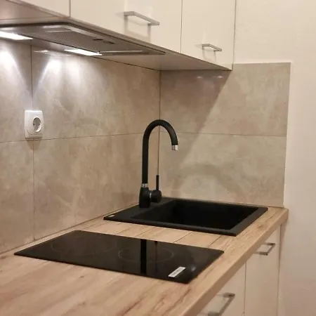 Lighthouse Center Πανσιόν Ζαντάρ