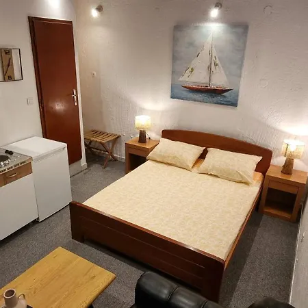 Πανσιόν Lighthouse Center 3*