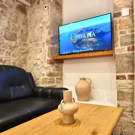 Lighthouse Center Πανσιόν 3*