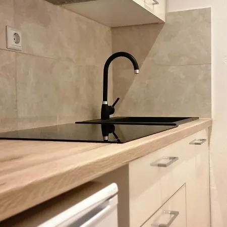 Πανσιόν Lighthouse Center 3*