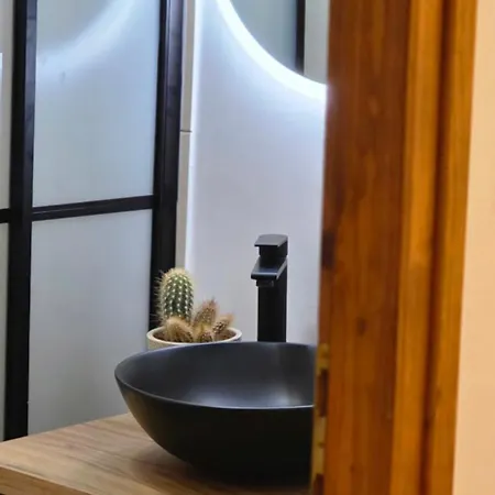 Πανσιόν Lighthouse Center 3*