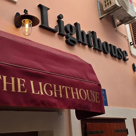 Lighthouse Center Gostinjska kuća 3*