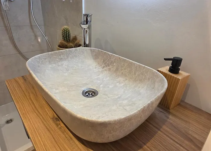 Lighthouse Center Pensionat 3*