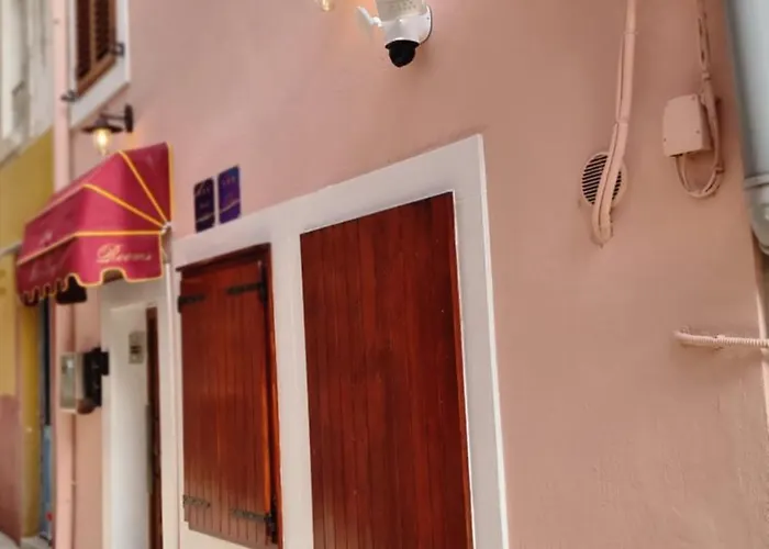 Gostinjska kuća Lighthouse Center 3*