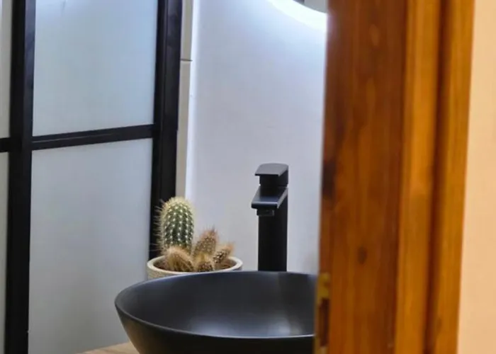 Gostinjska kuća Lighthouse Center 3*